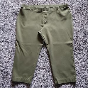 SUSAN GRAVER 3X Petite Cropped Pants Pull-On Olive Green Pockets Stretch Legging